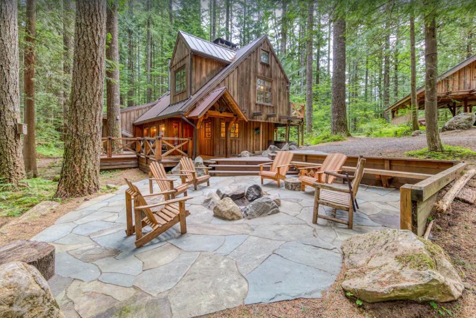 6 Amazing Treehouse Rentals in Oregon for Families