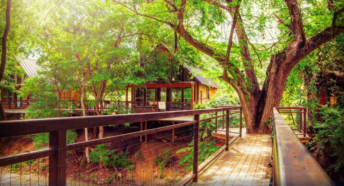 10 Treehouse Rentals in Texas